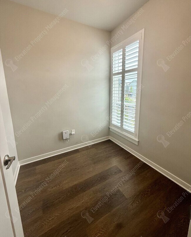 Foto del edificio - Modern single-level 2BR -2BA + office Home  in SE Bend