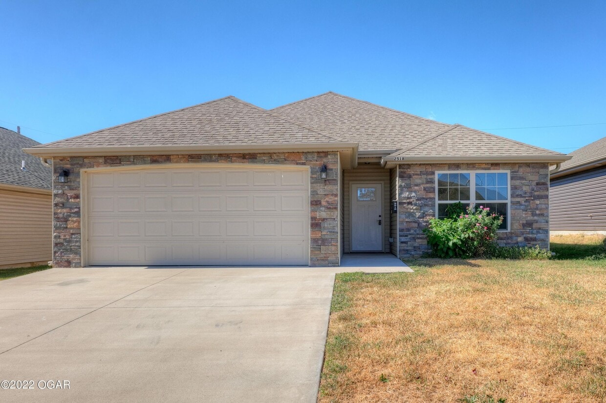 2518 Murphy Ave, Joplin, MO 64804 Condo for Rent in Joplin, MO