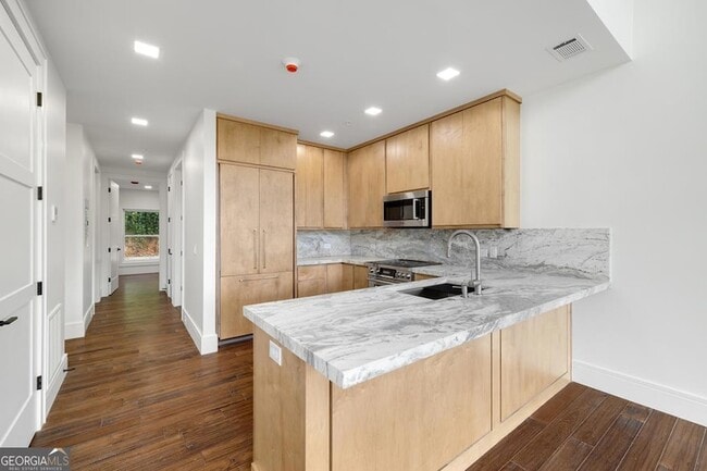 Photo - 1281 E Main St Townhome