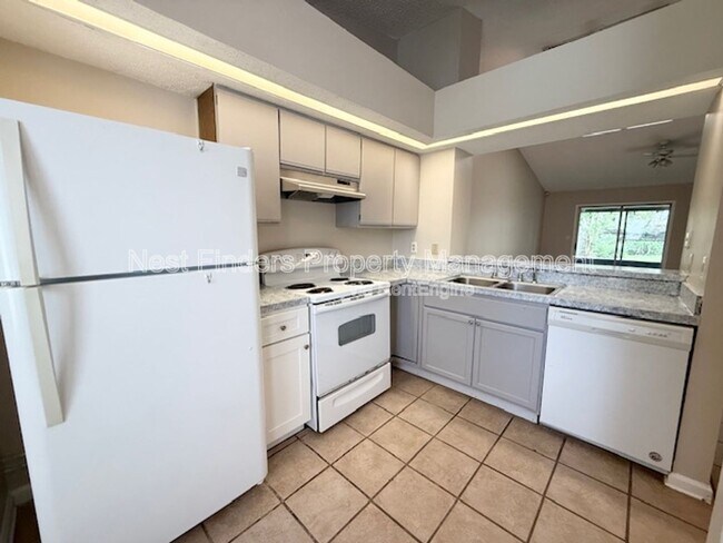 Building Photo - 11746 White Horse Rd