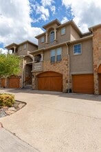 Building Photo - 2645 Villa Di Lago Dr