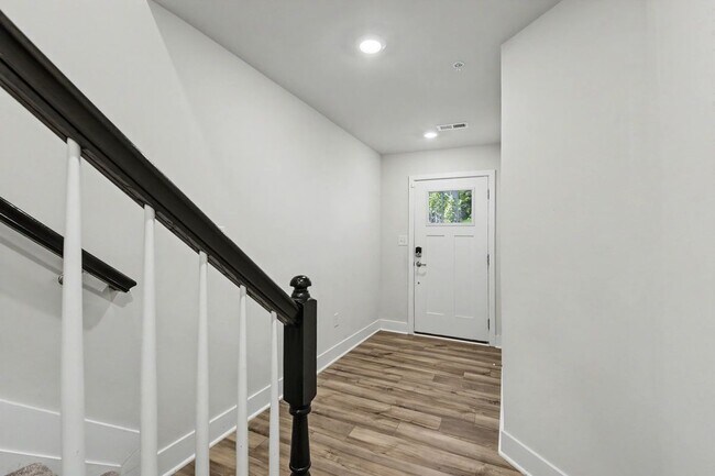 Building Photo - 238 Waterstone Rd