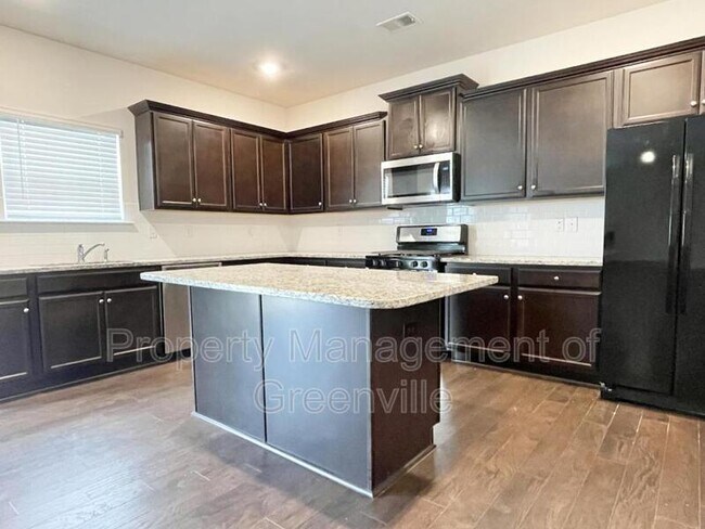 Foto del edificio - 301 Millridge Rd