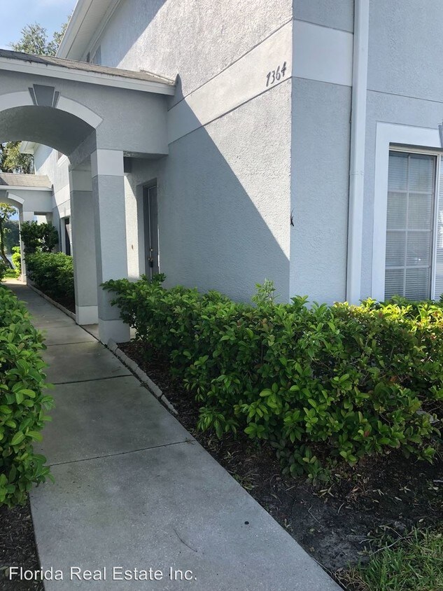 Foto principal - 3 br, 2.5 bath House - 7364 East Bank Dr