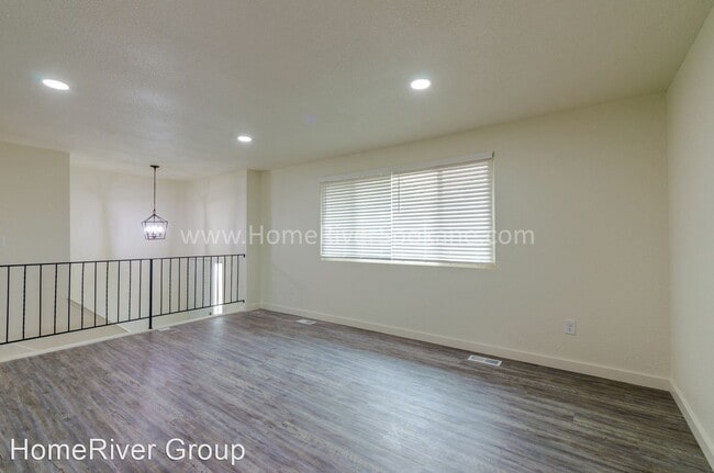 Building Photo - 4 br, 2 bath House - 4023 E Montgomery Ave