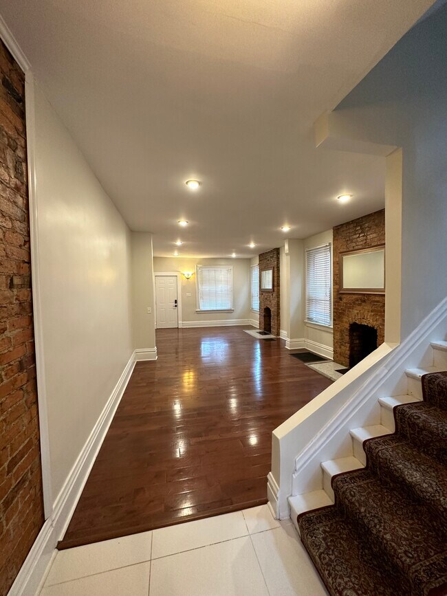 1st Floor towards front door - 428 Morrison Ave
