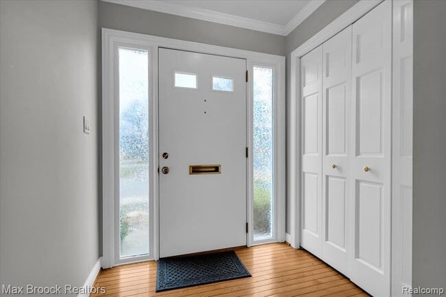 Building Photo - 1613 Brentwood Dr