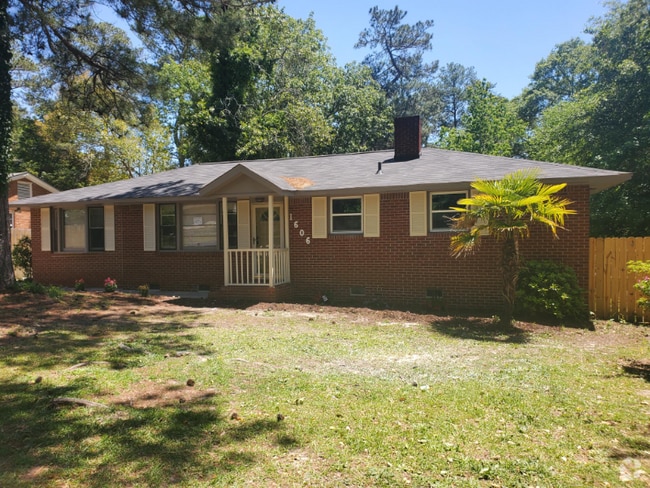 Building Photo - 1606 Crestview Ave
