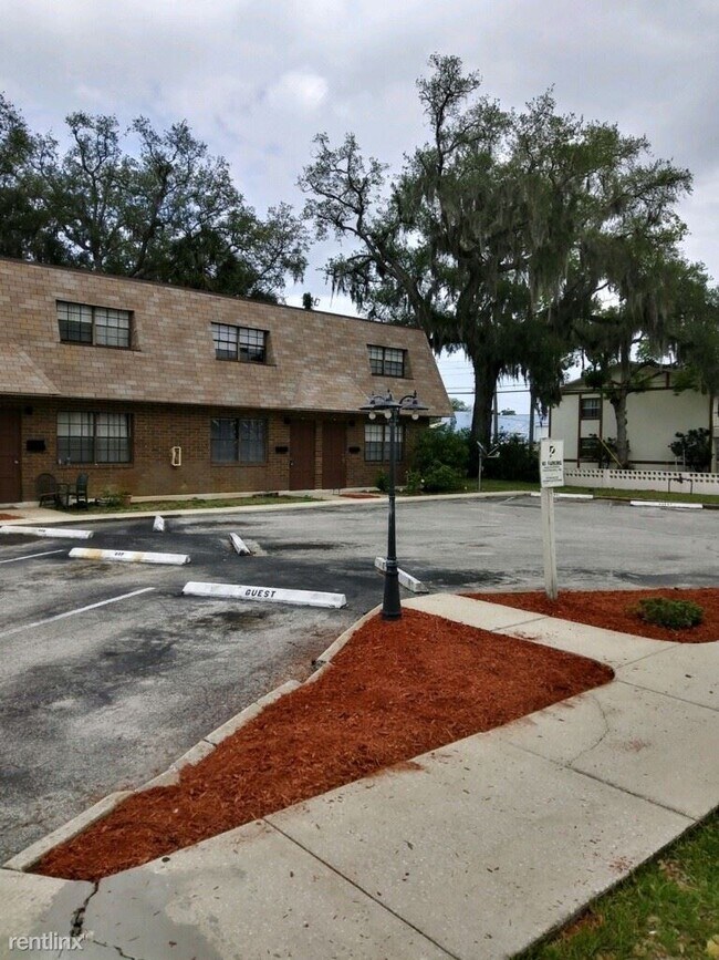 Building Photo - 2 br, 1.5 bath Townhome - 811 State Ave