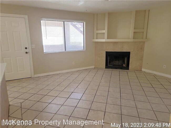 Foto del edificio - 2 br, 2 bath House - 761 Rock Springs Dr #102