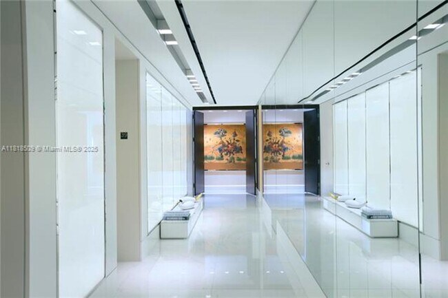Foto del edificio - 19575 Collins Ave