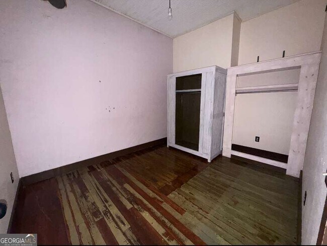 Foto del edificio - 359 Railroad St