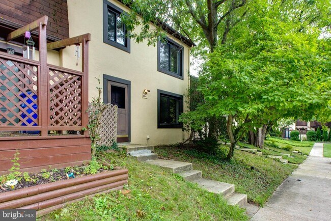 Building Photo - 5461 Enberend Terrace