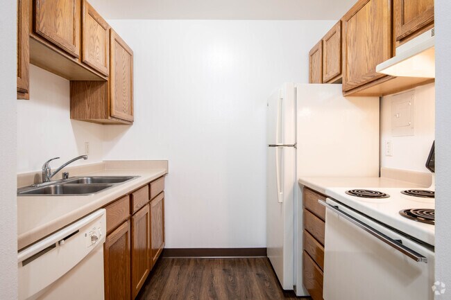 Cocina - CANTERBURY COURT APARTMENTS