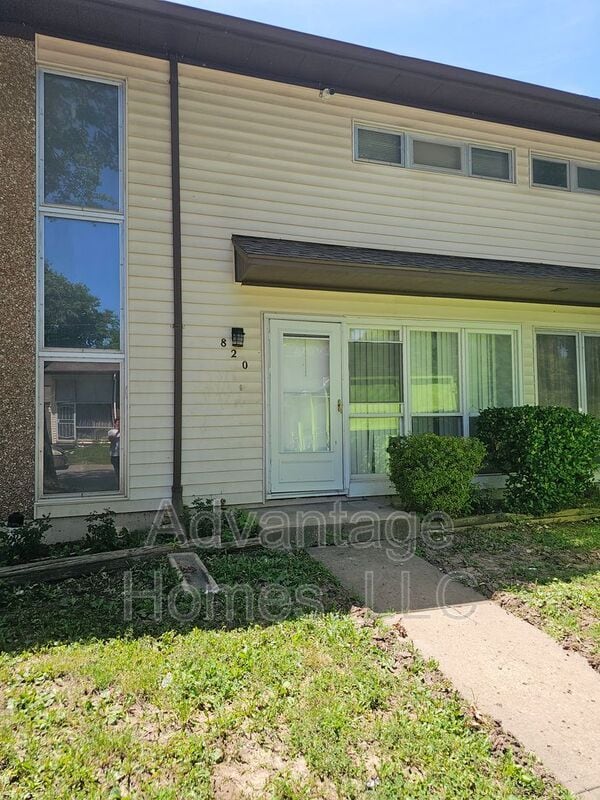 Building Photo - 820 N 70th St