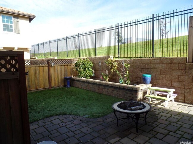 Redone backyard - 118 Barnhill Dr