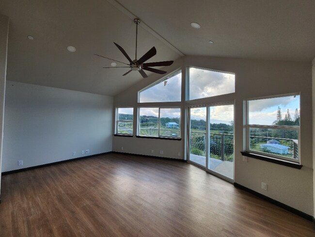 Foto del edificio - 756 Awalau Rd