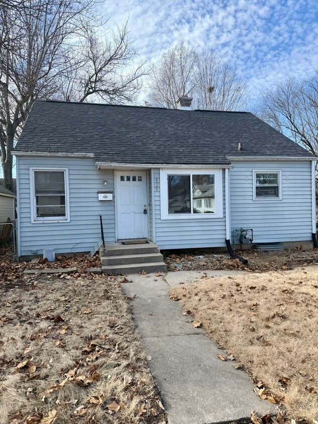 Primary Photo - 3 bedroom single family home