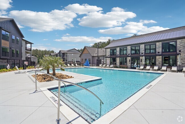 Building Photo - The Pullman Luxury Apartments