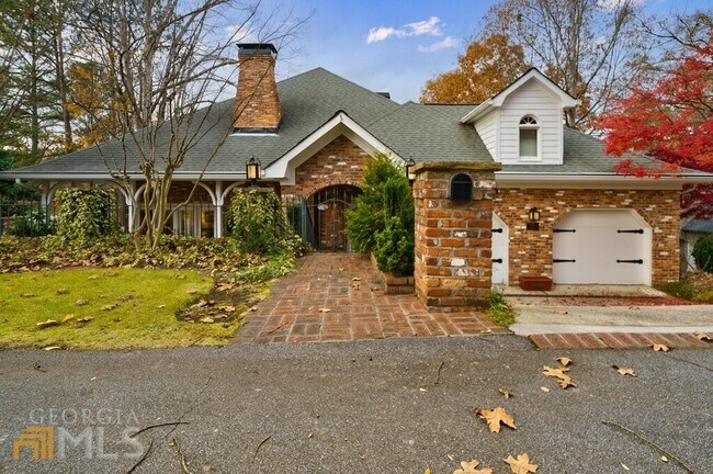 Building Photo - 604 Hilltop Ln NW