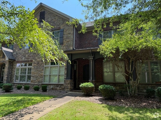 Building Photo - Oxley Manor Townhome