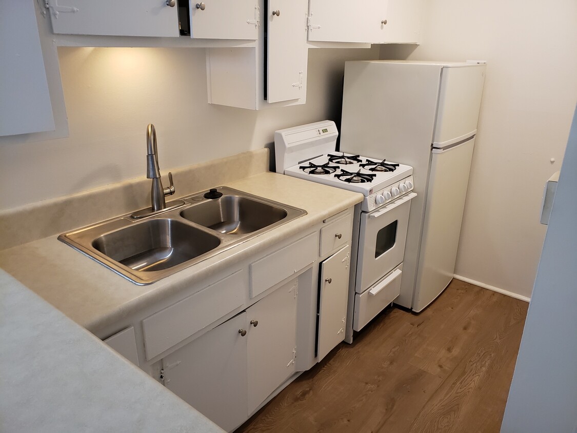 Building Photo - 1423 9th St