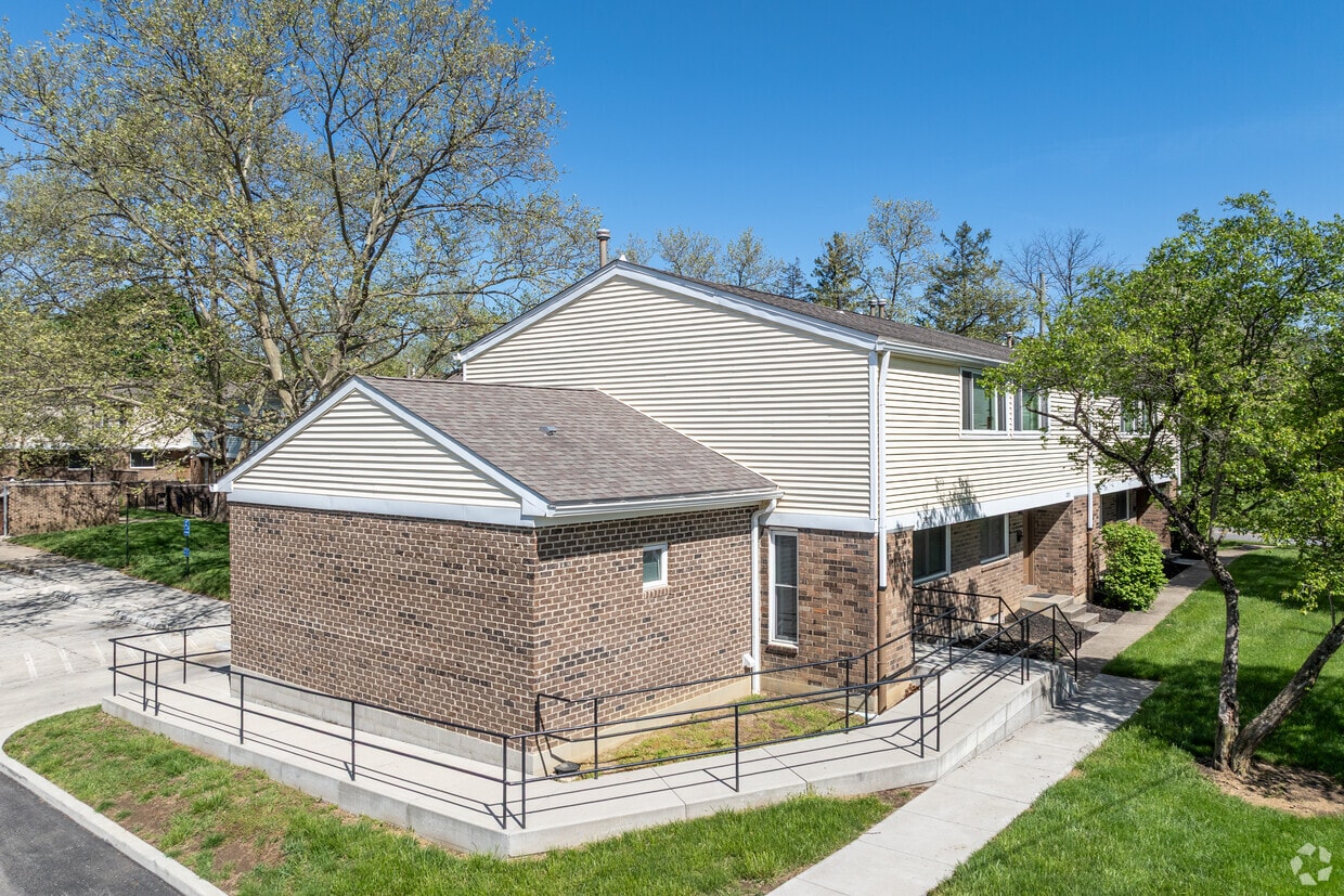 Primary Photo - Ohio Townhouses