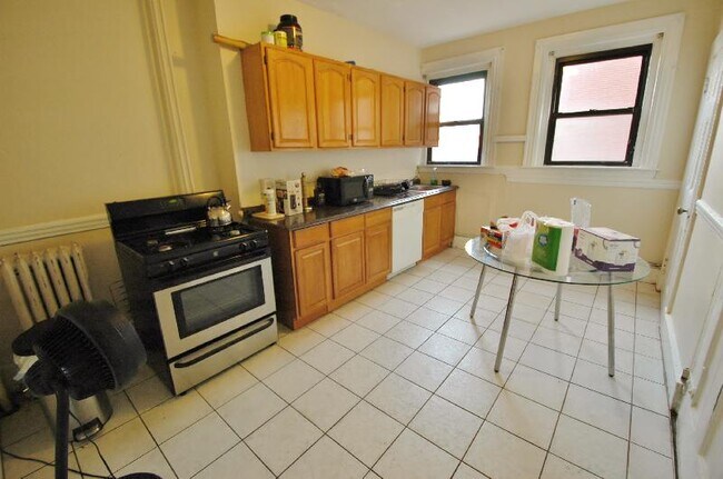 Foto del edificio - 118 Hemenway St
