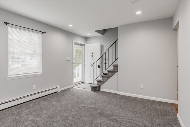 Building Photo - 34 Hazard Ave