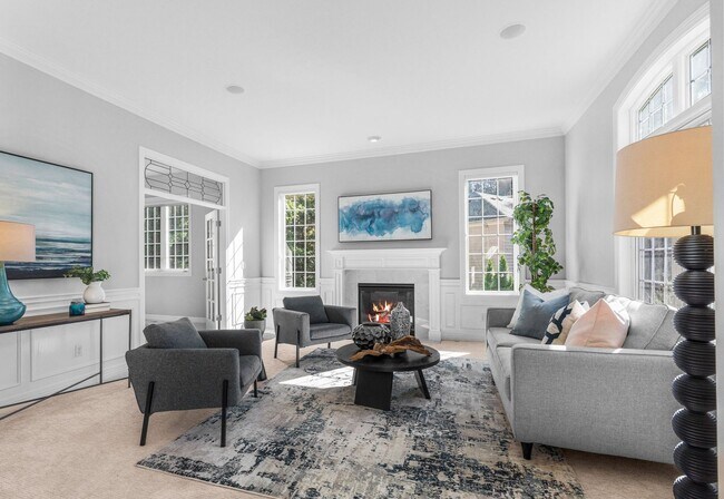 Foto del edificio - Luxury 4 bed 4 bath home in Lakemont, Bellevue