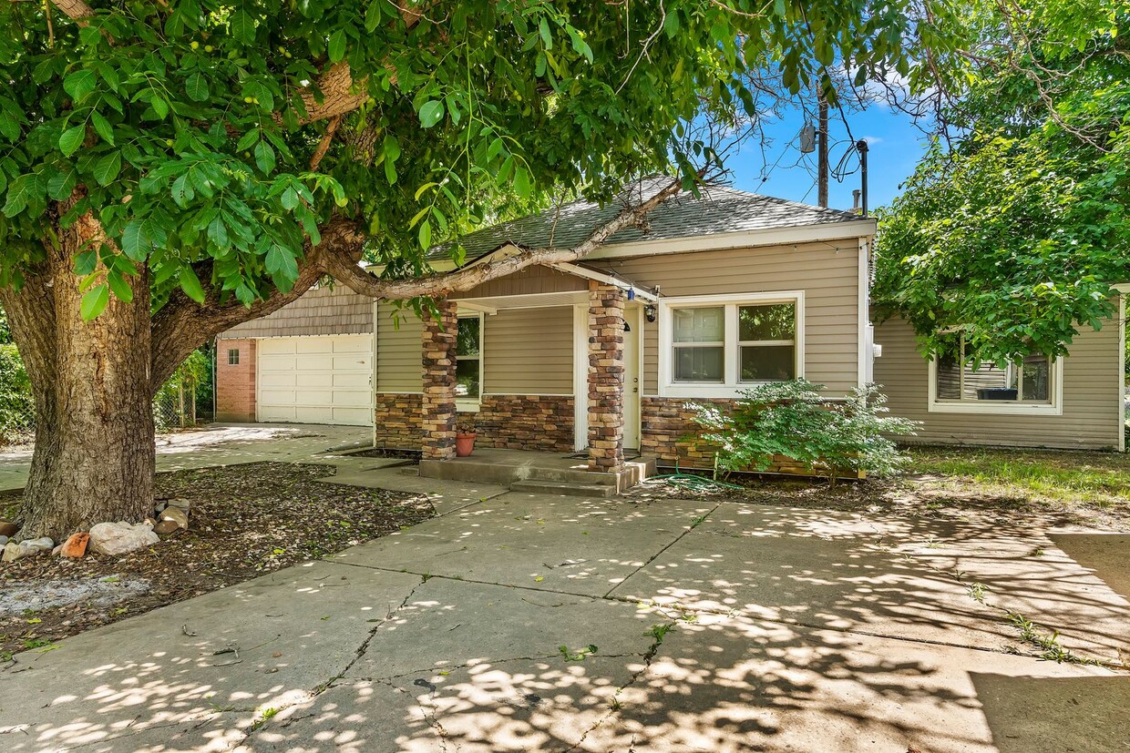 Primary Photo - Charming 3-Bed, 1-Bath Home in Ogden!