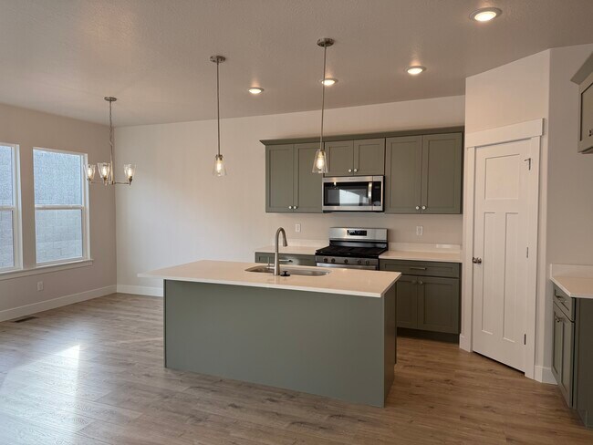 Foto del edificio - 4805 S Heartwood Rd