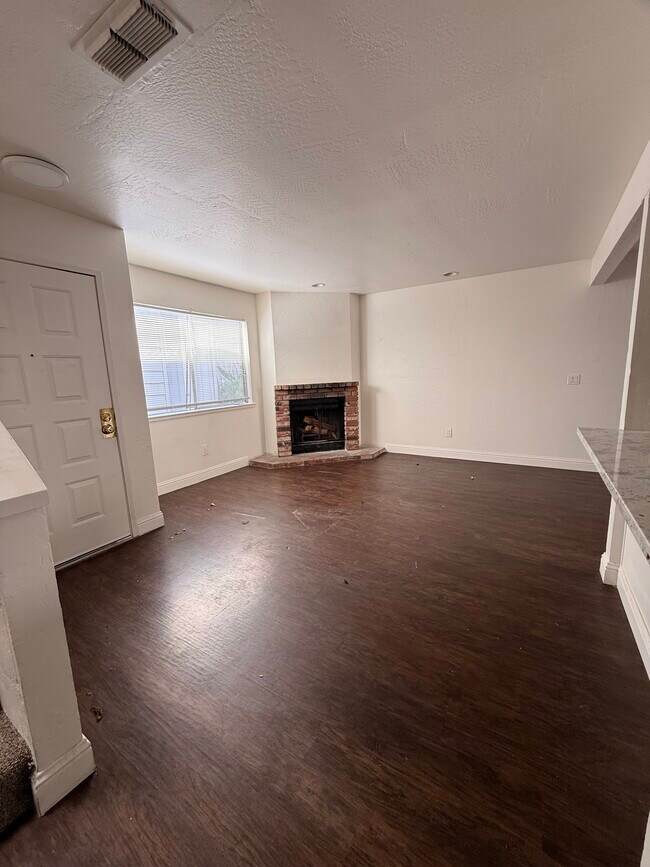 Foto del edificio - 12 Klondike Ct