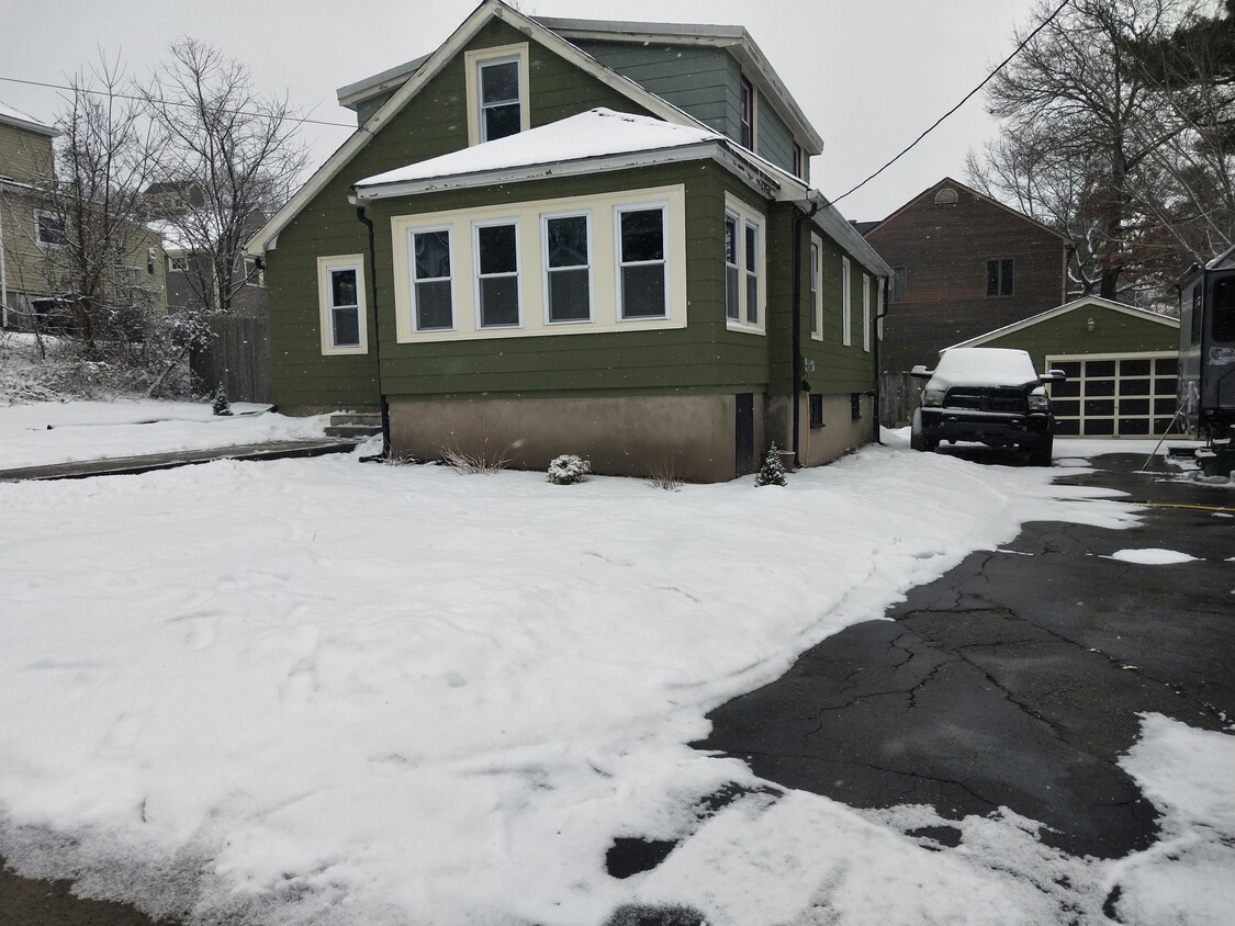 Primary Photo - 28 Hayes Ave