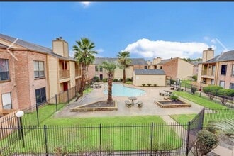 Building Photo - 16111 Aspenglenn Dr
