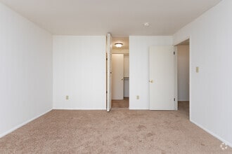2BR, 1.5BA - Mission Hills