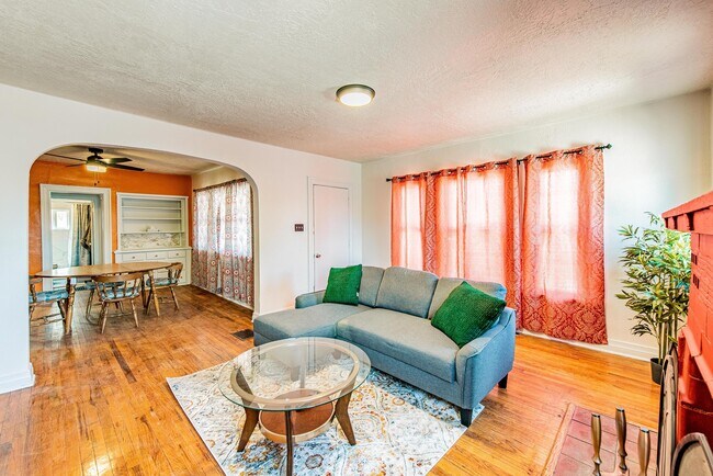 Foto del edificio - 524 12th St SW