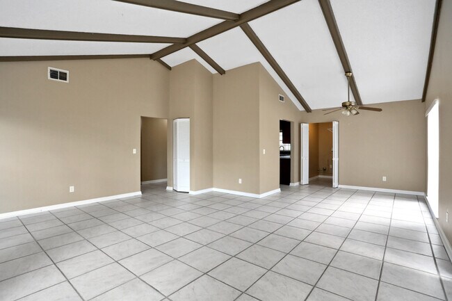 Foto del edificio - 3124 W Burke St