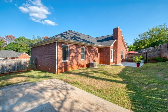 Foto del edificio - 1000 Eagle Pass Way