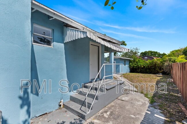 Foto del edificio - 2135 W St Louis St