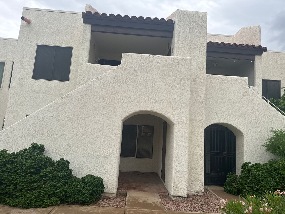 Building Photo - 1 BEDROOM UNIT IN GLENDALE