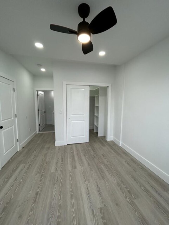 Building Photo - 348 Carnegie Place