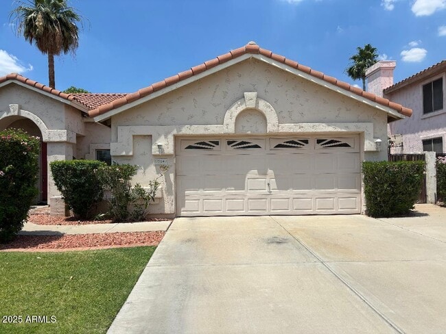 Building Photo - 5842 W Columbine Dr