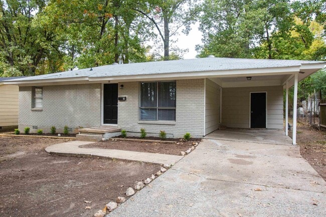 Building Photo - 10 Timber Ln