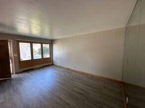 Building Photo - 4650 N 68th St