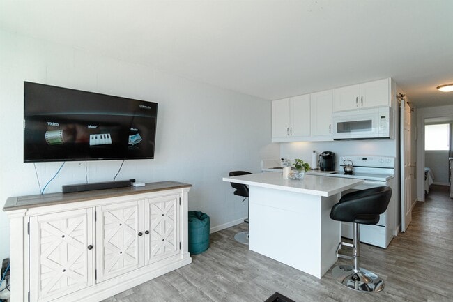 Building Photo - 85-175-175 Farrington Hwy