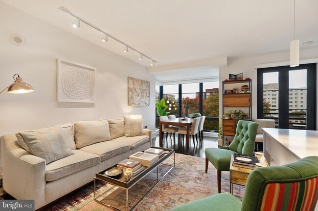 Building Photo - 1011 M St NW