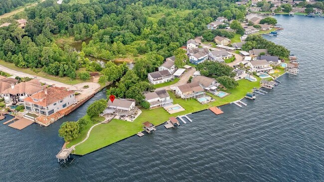 Building Photo - 80 Lakeview Village