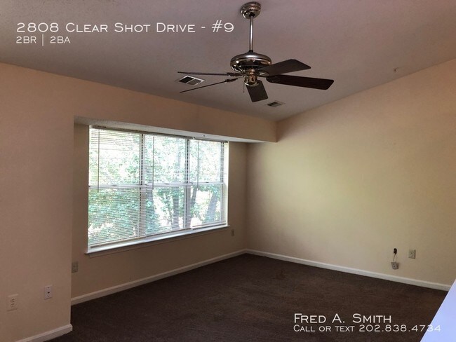 Foto del edificio - Two Bedroom Condo with Den Available Now!