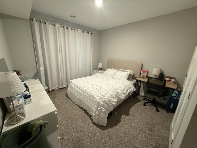 Building Photo - Prime Location Giant four-bed two-bath off Greenway in Longfellow!